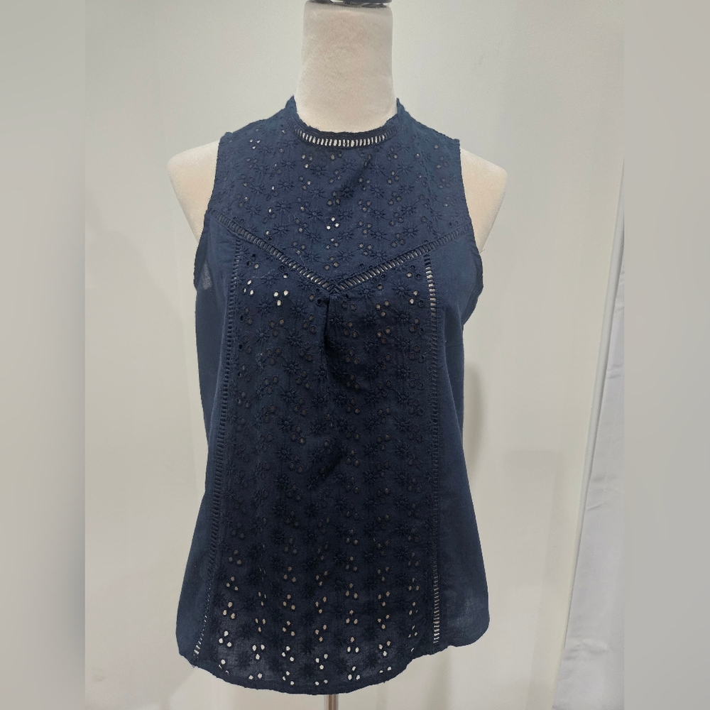 Lilis Closet Navy Eyelet Sleeveless Top Size M Button Back Blouse